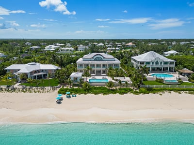 Luxury Villa Photo #4