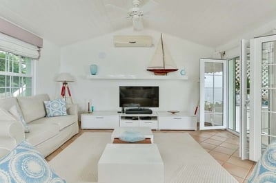 Luxury Villa Photo #13