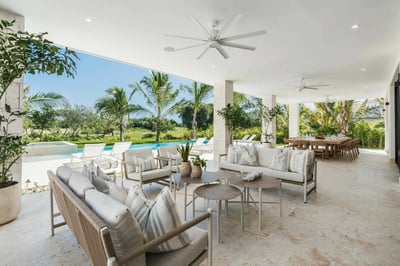 Luxury Villa Photo #12