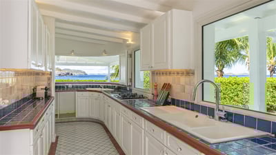 Luxury Villa Photo #15