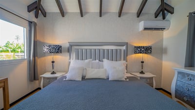 Luxury Villa Photo #31