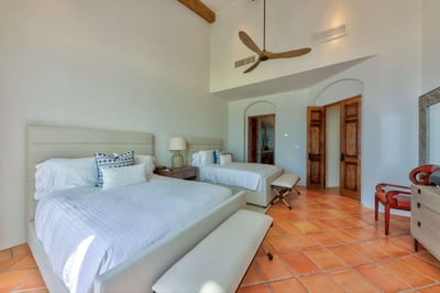 Luxury Villa Photo #41
