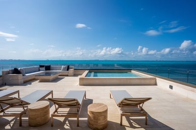 Luxury Villa Photo #5