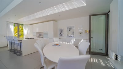 Luxury Villa Photo #27