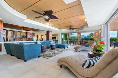 Luxury Villa Photo #16