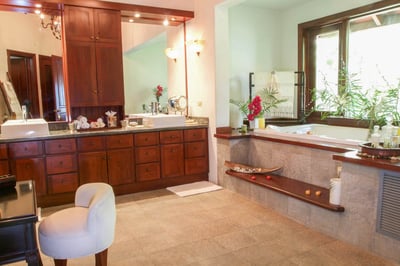 Luxury Villa Photo #24
