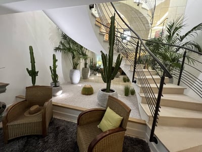 Luxury Villa Photo #12