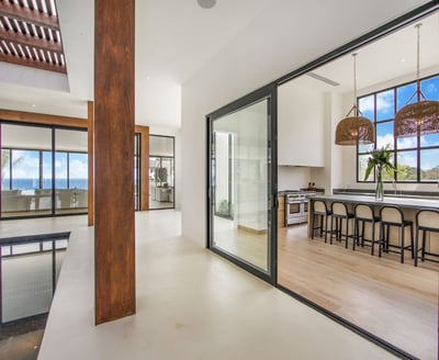 Luxury Villa Photo #14