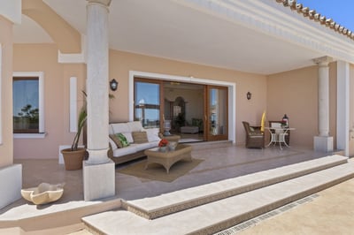 Luxury Villa Photo #8