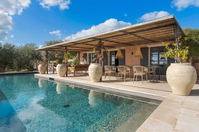 Luxury Villa Photo #4