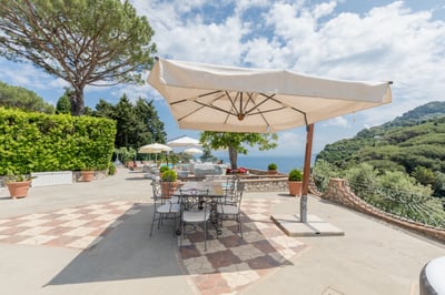 Luxury Villa Photo #15