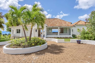 Luxury Villa Photo #8