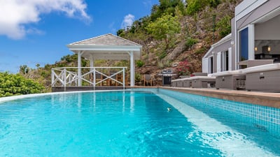 Luxury Villa Photo #13