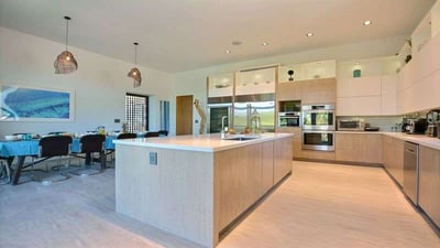 Luxury Villa Photo #13