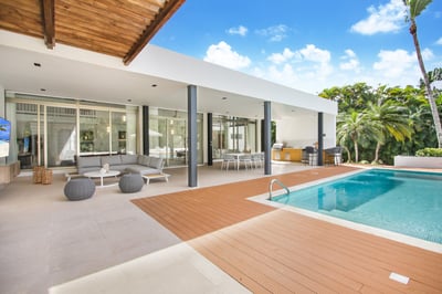 Luxury Villa Photo #4