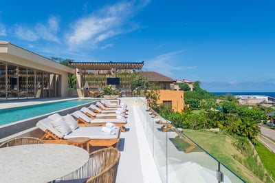 Luxury Villa Photo #3