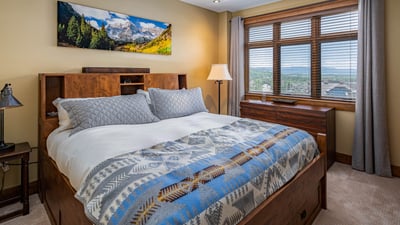 King bed with trundle twin