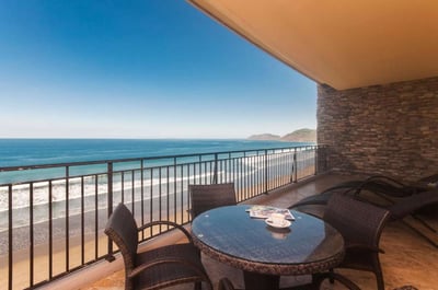 Luxury Villa Photo #15