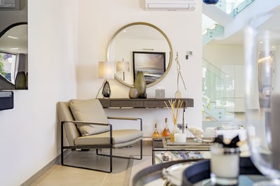 Luxury Villa Photo #16