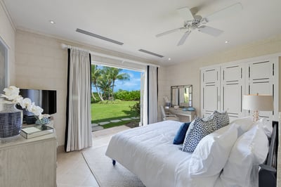 Luxury Villa Photo #11