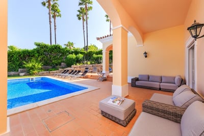 Luxury Villa Photo #6
