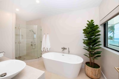 Luxury Villa Photo #28