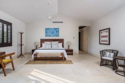 Luxury Villa Photo #24