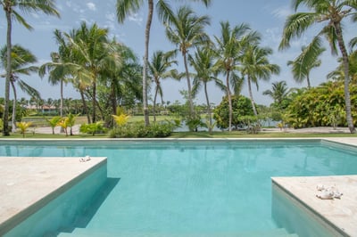 Luxury Villa Photo #6