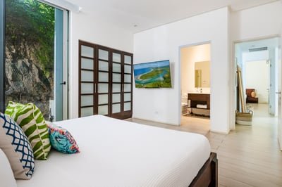 #3. Welcome to Pure Comfort with a AC, Ceiling fan, TV and ensuite bathroom.