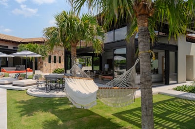 Luxury Villa Photo #17