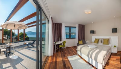 Luxury Villa Photo #16