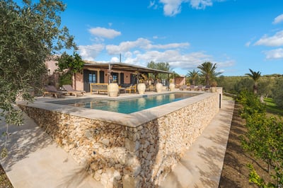 Luxury Villa Photo #7