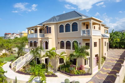 Luxury Villa Photo #3