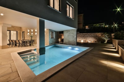 Luxury Villa Photo #3