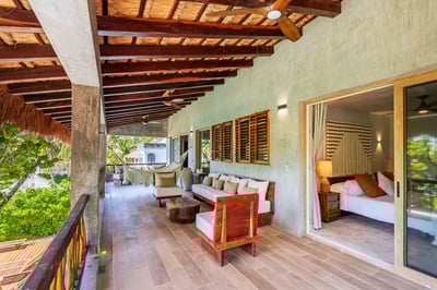 Luxury Villa Photo #38