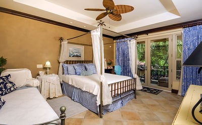 Luxury Villa Photo #17