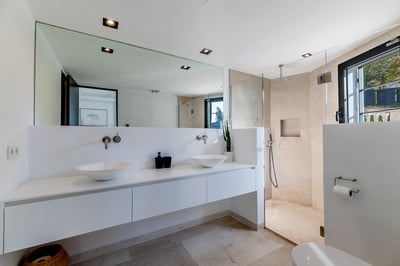 Luxury Villa Photo #30