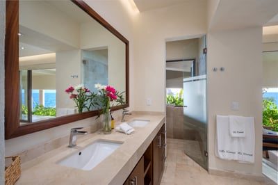 Luxury Villa Photo #36