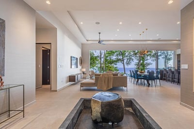 Luxury Villa Photo #17