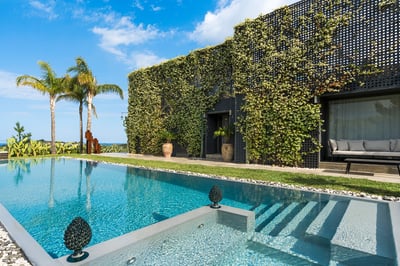 Luxury Villa Photo #7