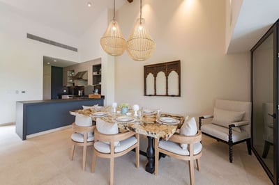 Luxury Villa Photo #12