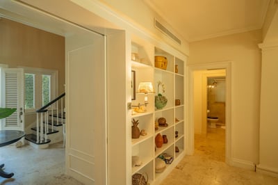 Luxury Villa Photo #27