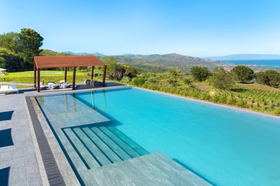 Luxury Villa Photo #10
