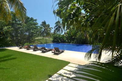 Luxury Villa Photo #26
