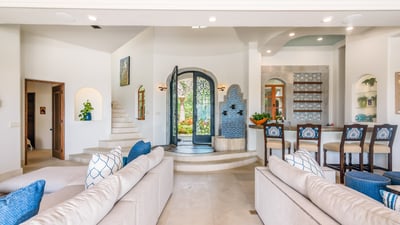 Luxury Villa Photo #9