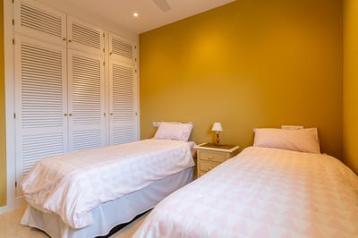 Luxury Villa Photo #15
