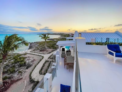 Luxury Villa Photo #13