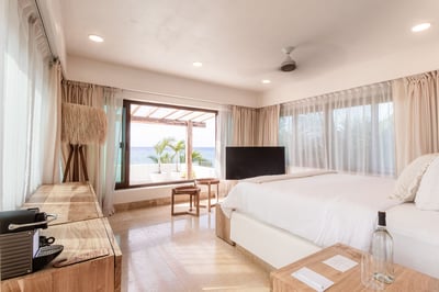 Luxury Villa Photo #18