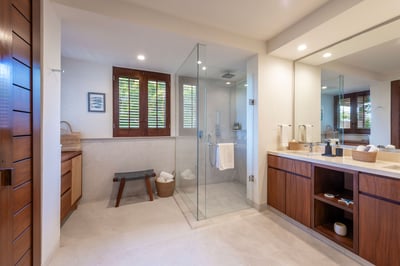 Luxury Villa Photo #36