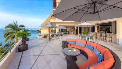 Luxury Villa Photo #10